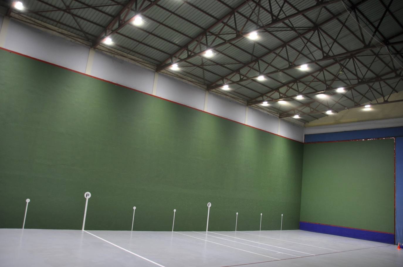 Frontón de Valencia de Don Juan. 