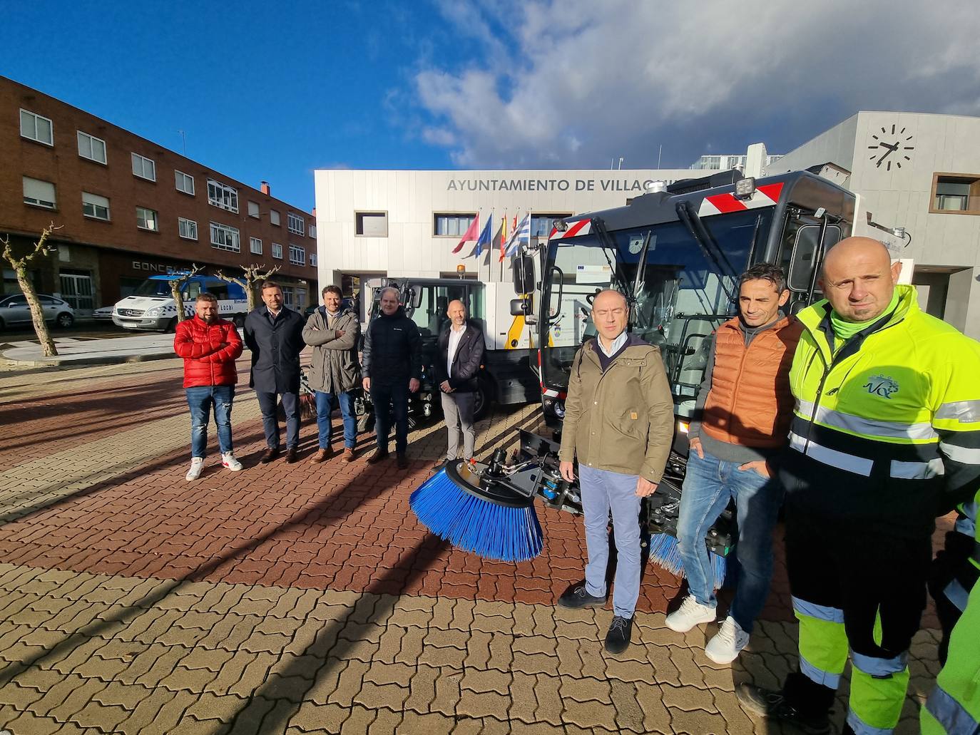 Villaquilambre ya cuenta con una nueva barredora.
