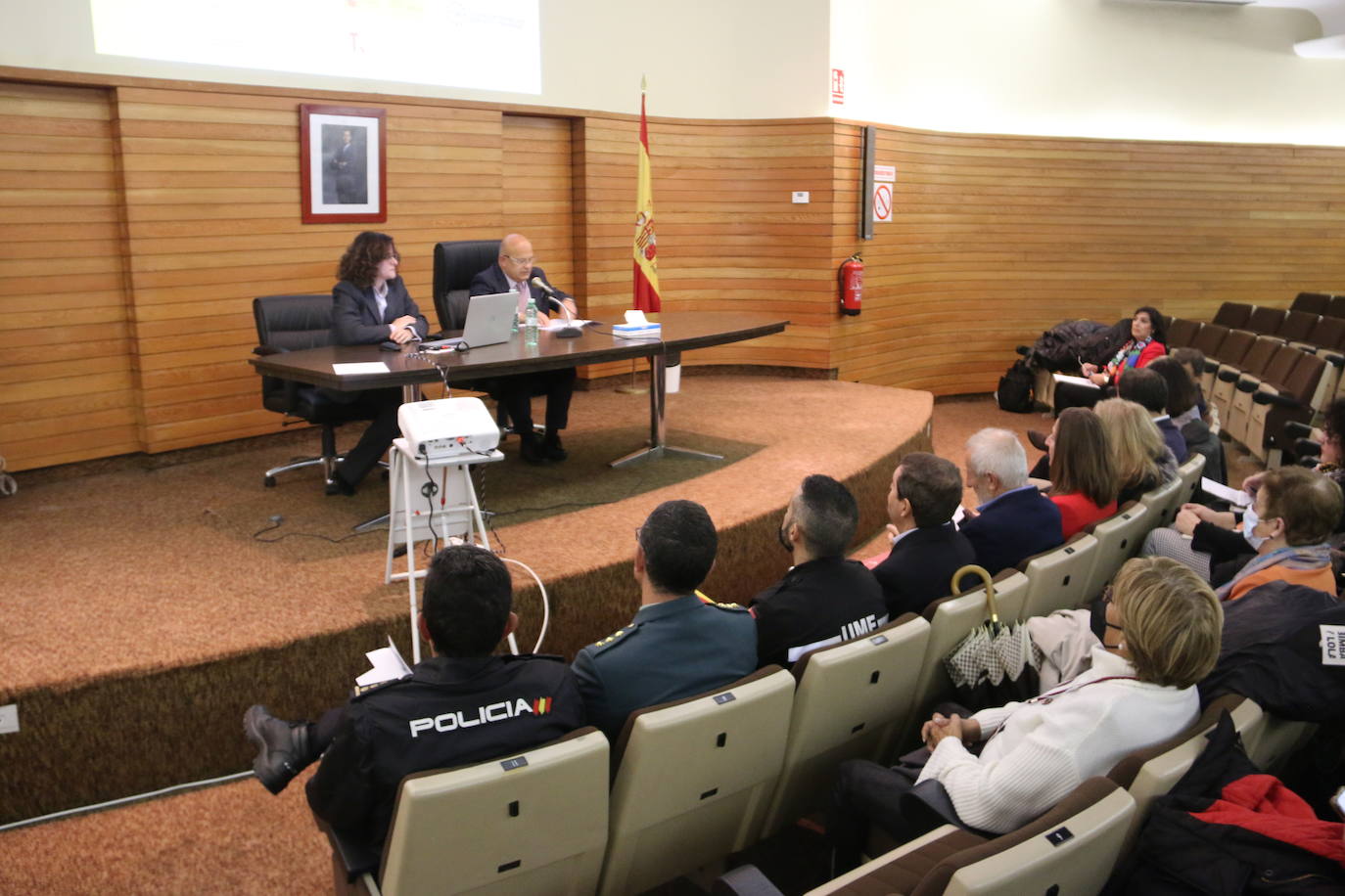 Jornada de trabajo convocada para presentar el programa-piloto «La Administración cerca de ti». 