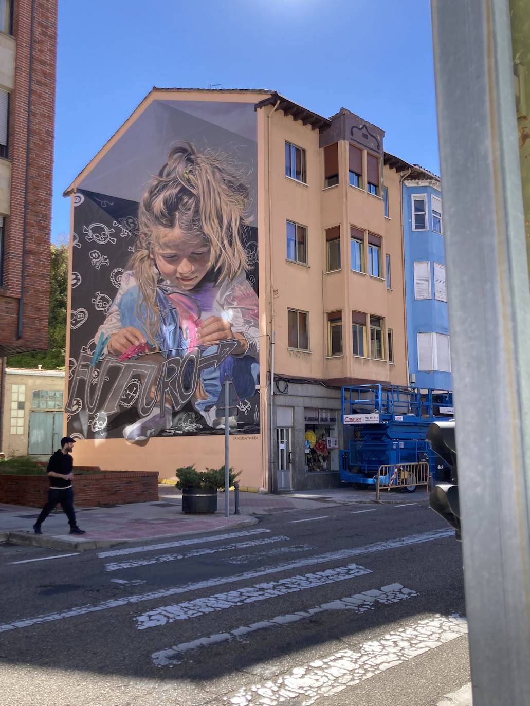 El mural que ha realizado Dadospuntocero en Guardo se corona como el mejor del mundo en el mes de octubre.