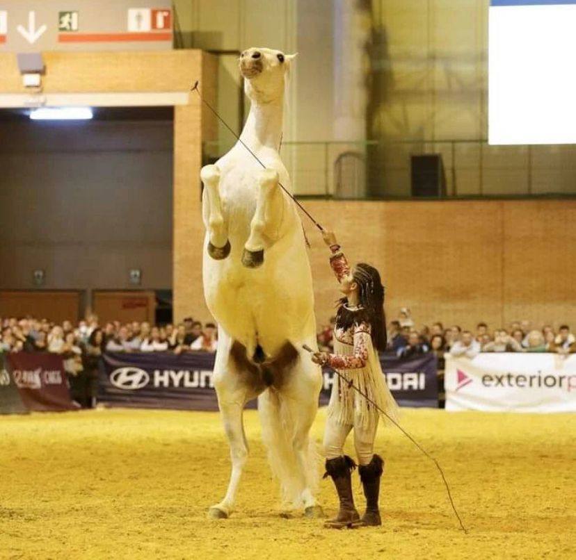 La leonesa Carlota ha quedado campeona del mundo en el concurso de exhibiciones del SICAB 2022.