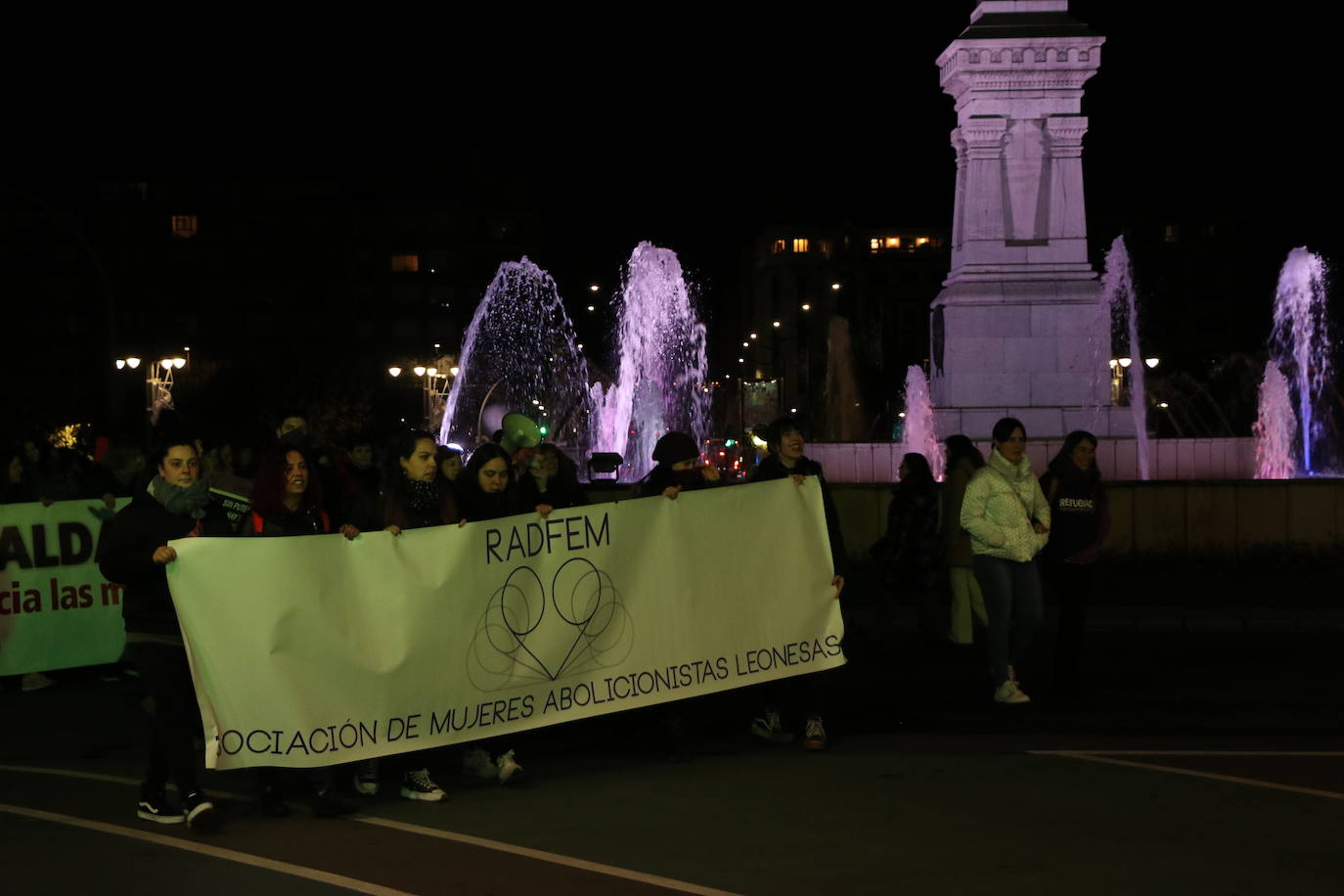 Algunos de los manifestantes de este 25N en la capital leonesa. 