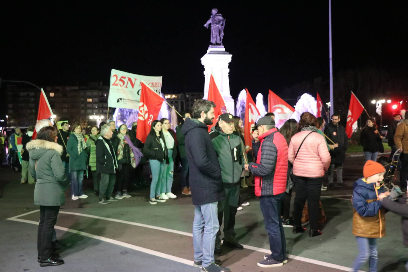 Algunos de los manifestantes de este 25N en la capital leonesa. 
