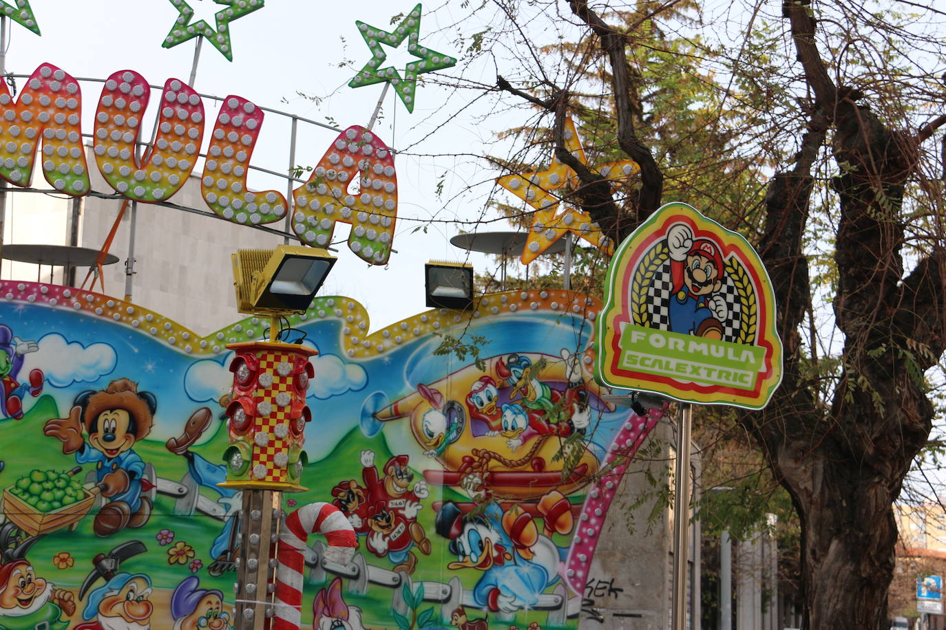 Fotos: Las atracciones de Navidad se suman a las fiestas en León