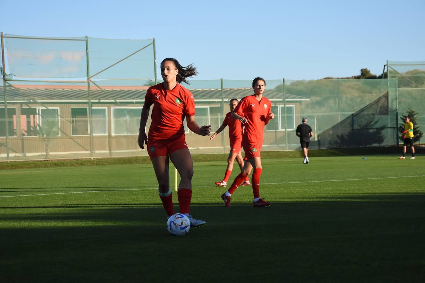 Maryame Atiq, jugadora del Unión Viera y natural de Veguellina de Órbigo ha debutado con la selección de Marruecos. 