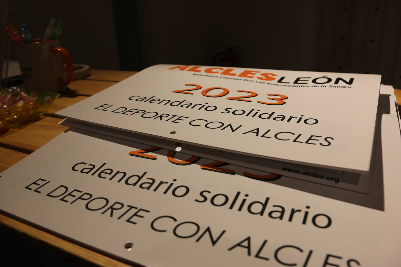 Acles presenta su calendario solidario del 2023 para recaudar fondos y concienciar sobre la donación de médula.