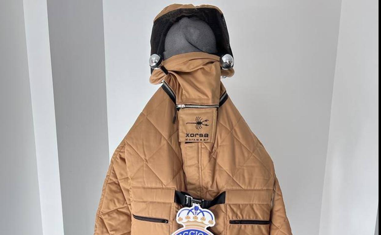 El nuevo EPI especial de protección para la erradicación de la avispa velutina de Riello.