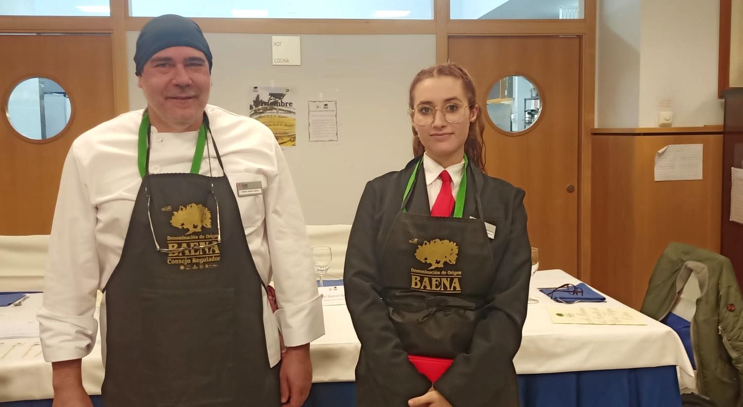 León hace pleno en el Concurso DO Baena de Tortilla Española | La tortilla estuvo compuesta, además de caso huevos, patata y aceite de oliva virgen extra DO Baena, por otros opcionales entre los que se encontraban, la crema de cecina de vaca, virutas de cecina de Buey y queso de leche fresca de oveja Pata de Mulo de León.