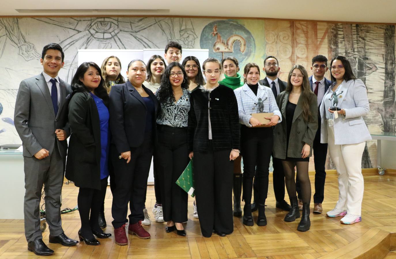 El rector de la ULE, Juan Francisco García Marín, presidió el acto celebrado en la Sala Gordón Ordás, en el que Bárbara Villalobos, de la Universidad Central de Chile se alzó con el primer premio por un trabajo sobre violencia obstétrica.