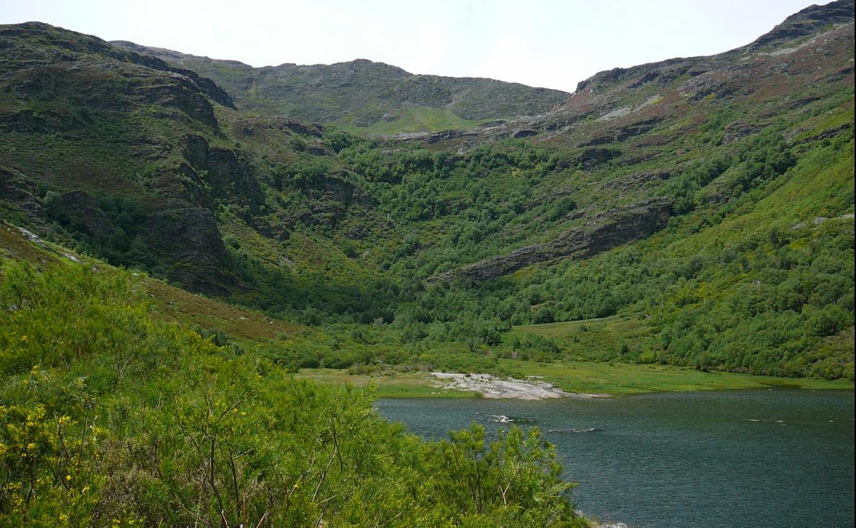 ruta del lago de la baña leon