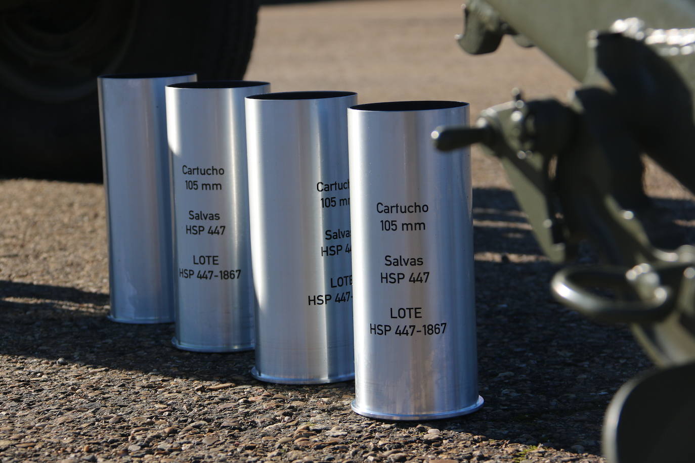 Los artilleros del Maca celebran con honores la festividad de su patrona con un acto militar. 