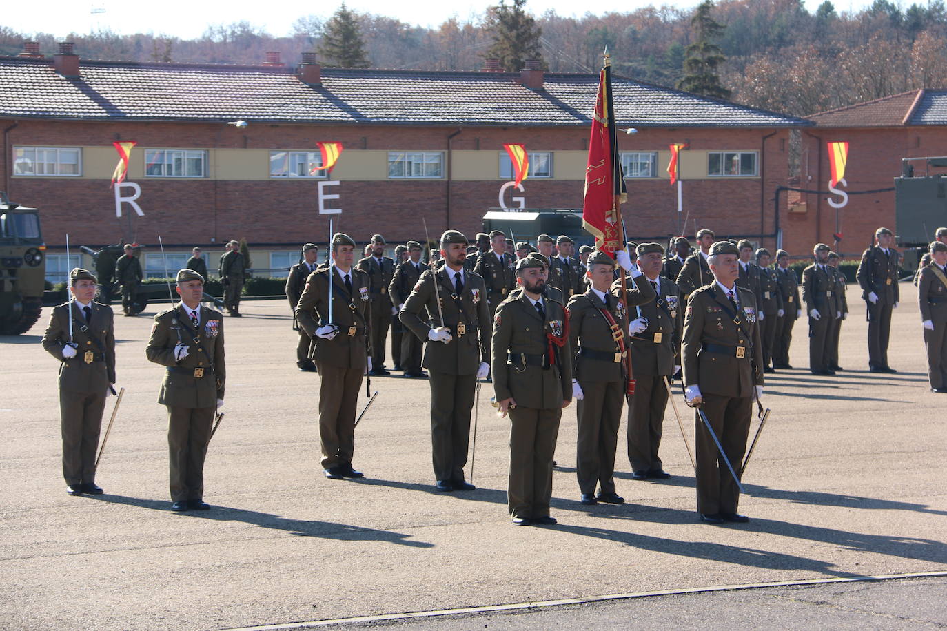 Los artilleros del Maca celebran con honores la festividad de su patrona con un acto militar. 