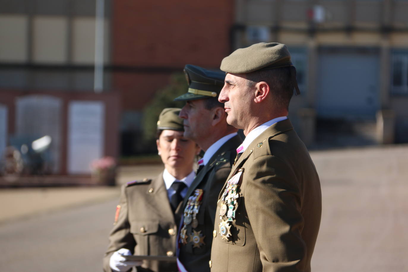 Los artilleros del Maca celebran con honores la festividad de su patrona con un acto militar. 