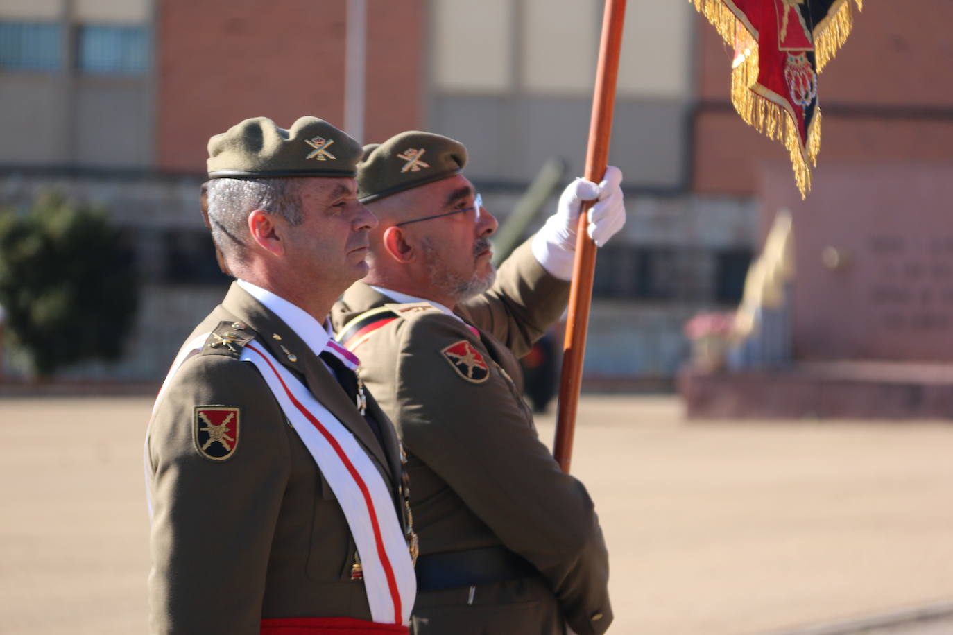 Los artilleros del Maca celebran con honores la festividad de su patrona con un acto militar. 