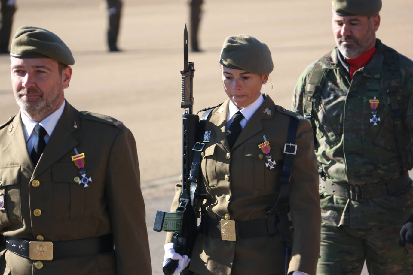 Los artilleros del Maca celebran con honores la festividad de su patrona con un acto militar. 