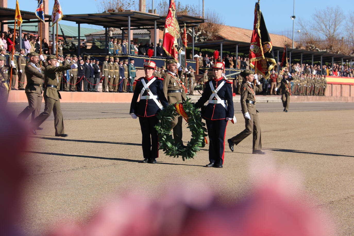 Los artilleros del Maca celebran con honores la festividad de su patrona con un acto militar. 