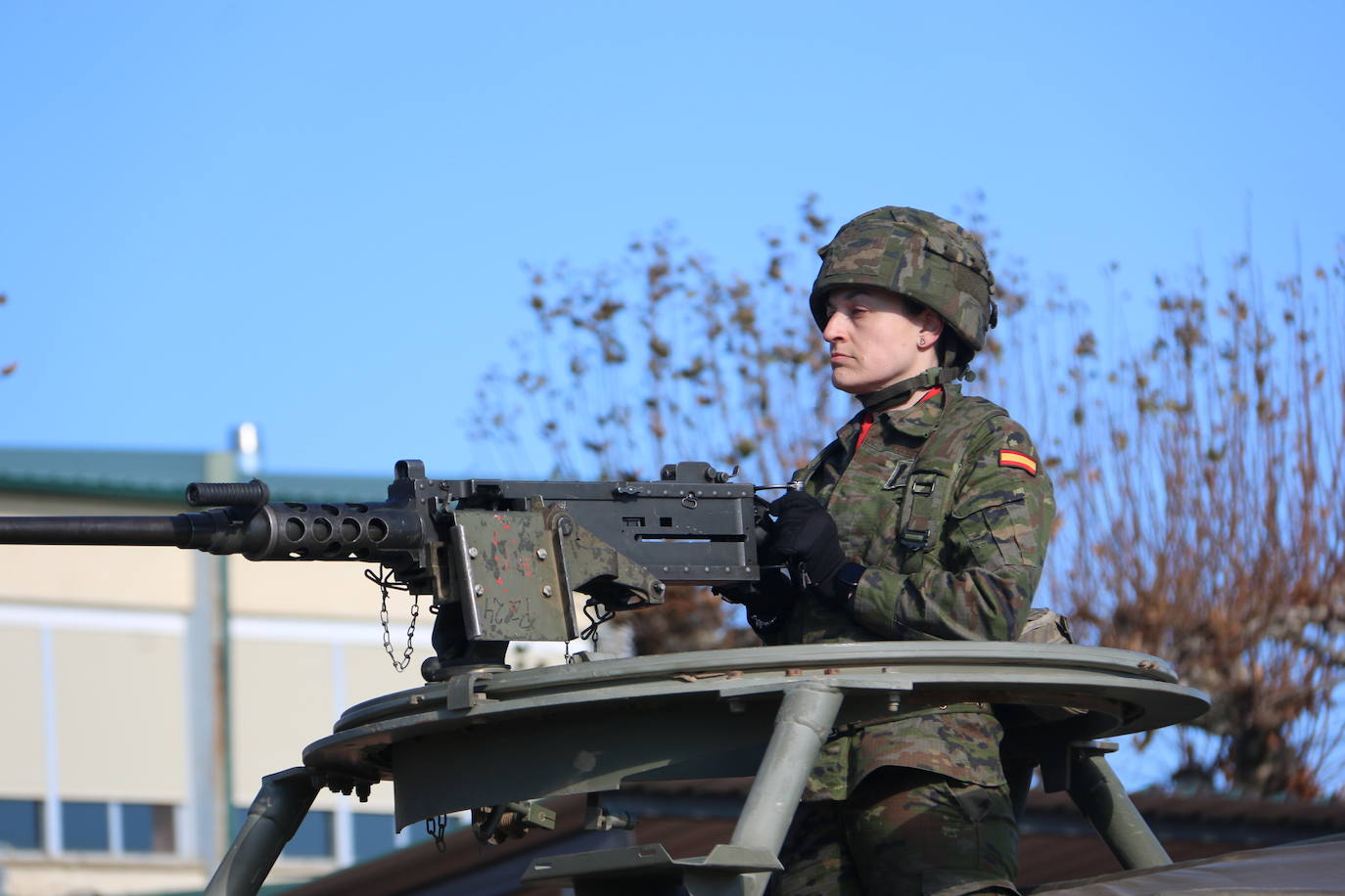 Los artilleros del Maca celebran con honores la festividad de su patrona con un acto militar. 