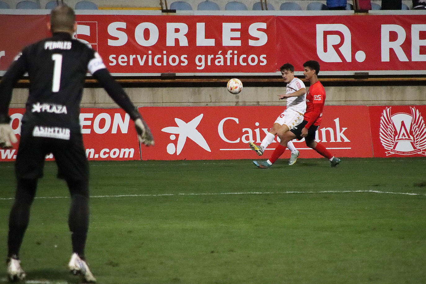 Partido correspondiente a la jornada 15 de la Primera RFEF.