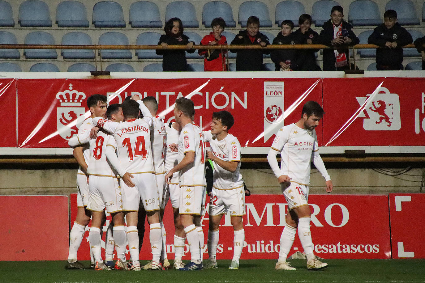 Partido correspondiente a la jornada 15 de la Primera RFEF.