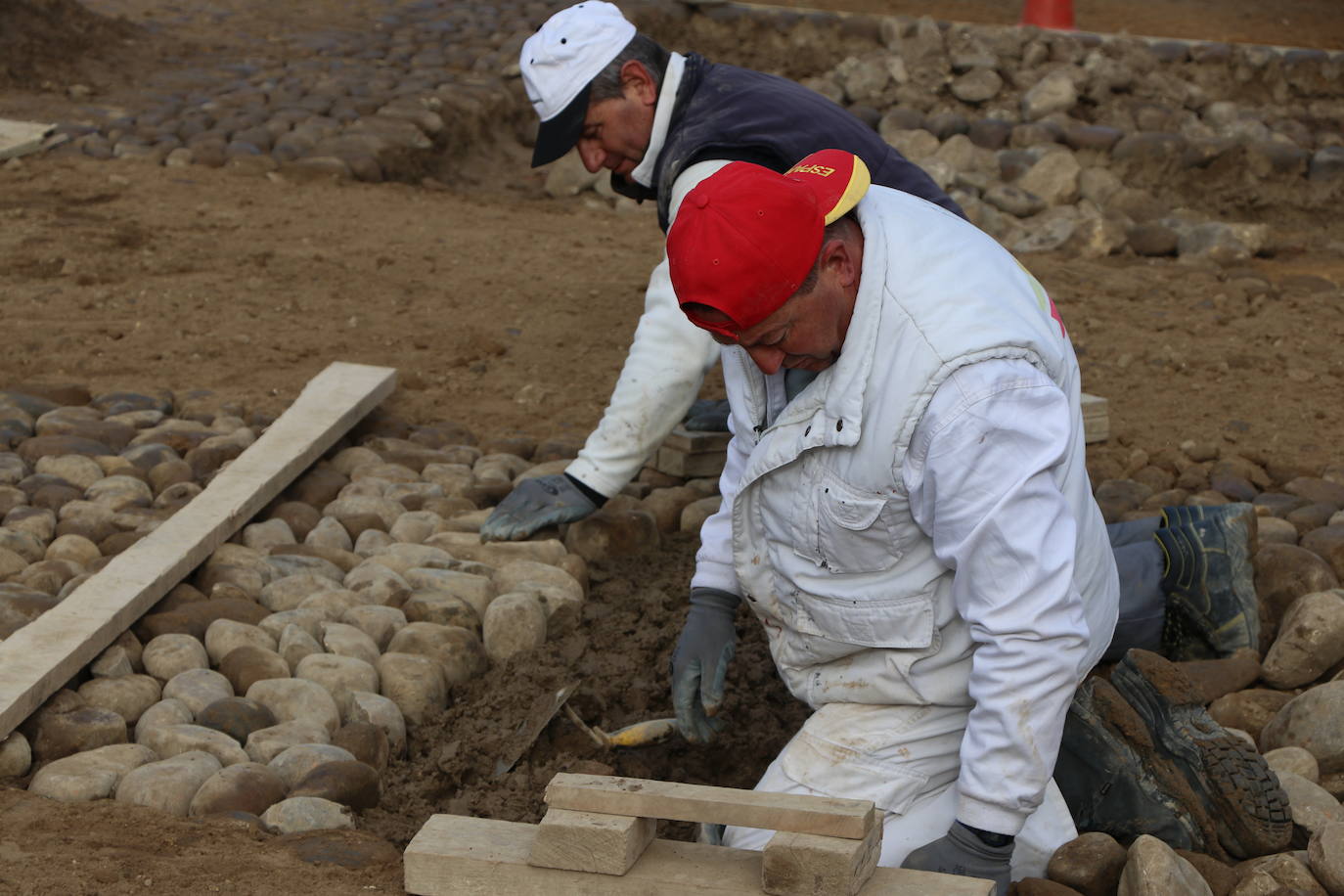 El Programa R del ILC aporta 270.000 euros de unas ayudas totales que ascienden a 450.000 para recuperar el empedrado original de patio de la Portería del Monasterio de Santa María de Sandoval así como restaurar la fachada de La Panera.