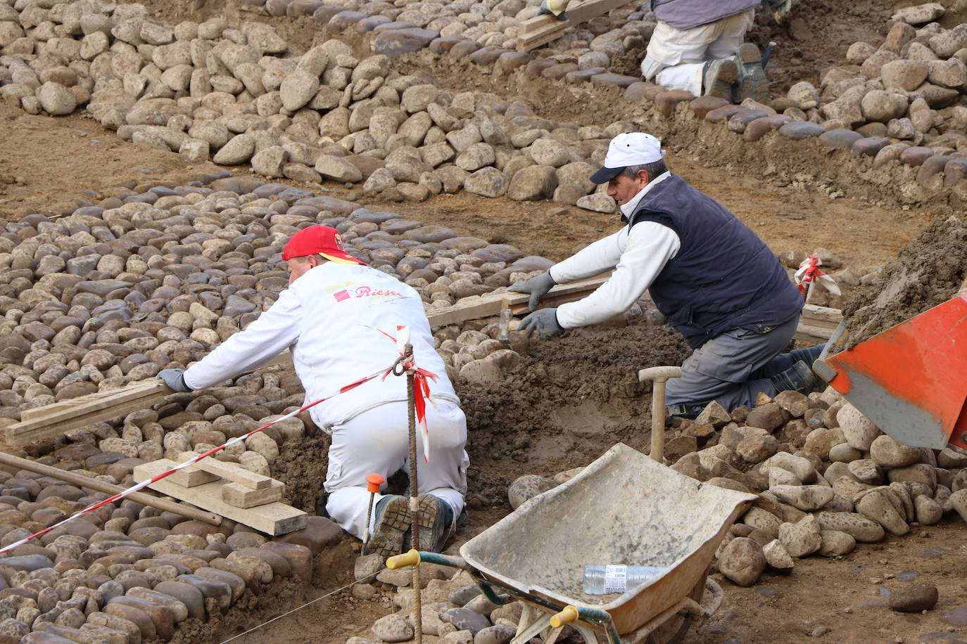 El Programa R del ILC aporta 270.000 euros de unas ayudas totales que ascienden a 450.000 para recuperar el empedrado original de patio de la Portería del Monasterio de Santa María de Sandoval así como restaurar la fachada de La Panera.