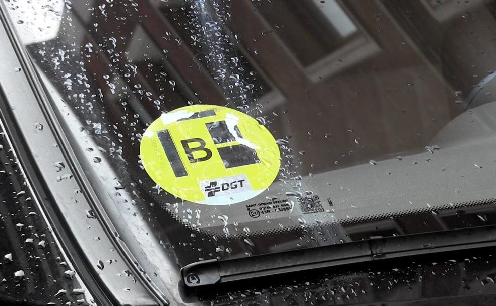 Imagen de una pegatina B de circulación para vehículos