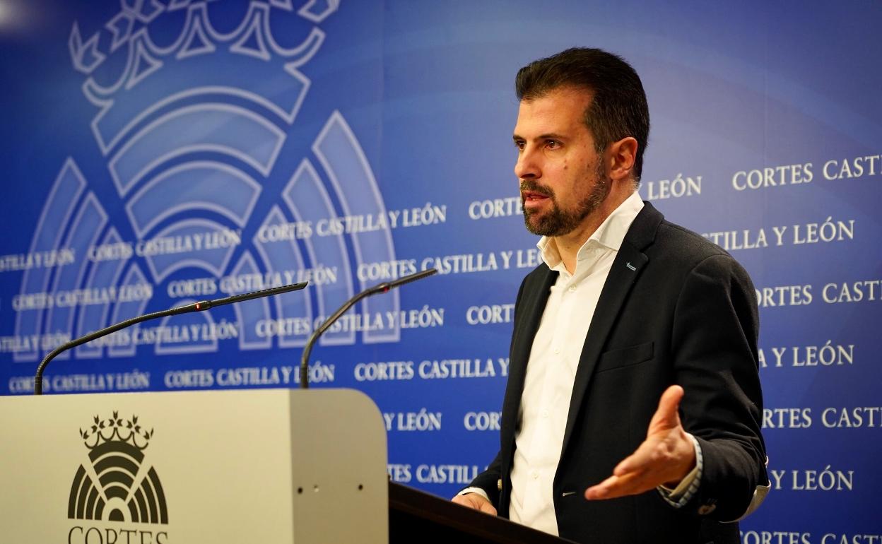 Tudanca denuncia el silencio del PP tras las dimisiones en León y Salamanca por las primarias.