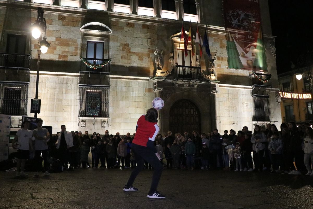 Botines ha sido el escenario para disfrutar de una exhibición del Goldball Freestyle Championship que se celebra en León este fin de semana.
