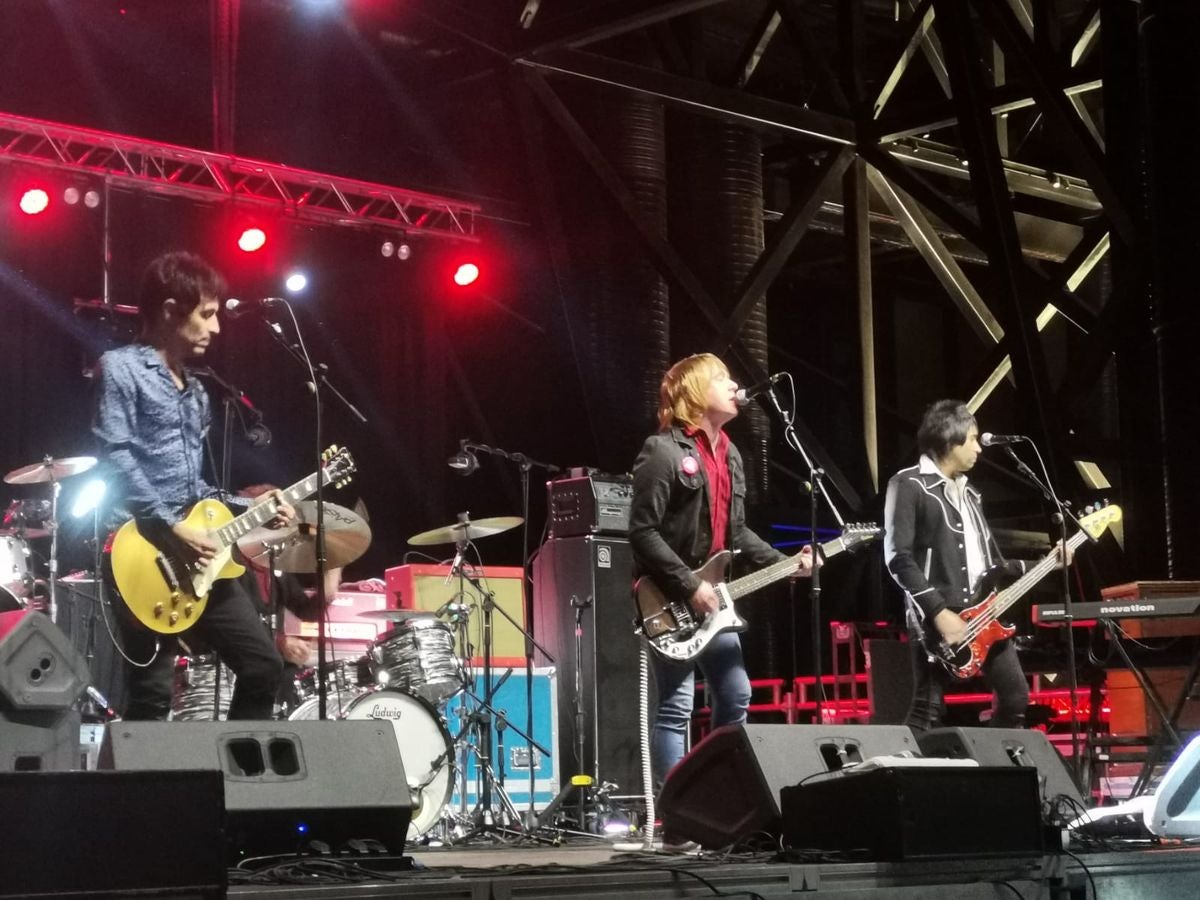 The Warmbabies, The Speedways y The Charlatans se subieron al escenario del Purple Weekend este sábado en la jornada más representativa del festival.