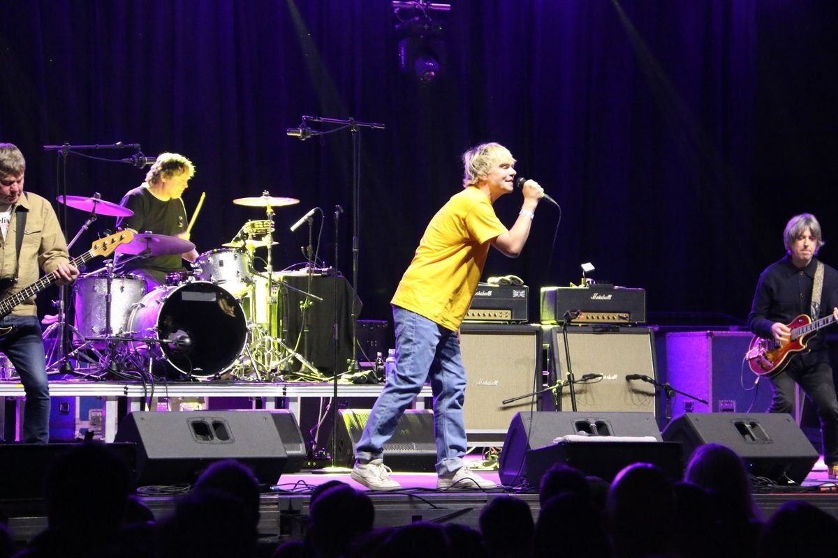 The Warmbabies, The Speedways y The Charlatans se subieron al escenario del Purple Weekend este sábado en la jornada más representativa del festival.