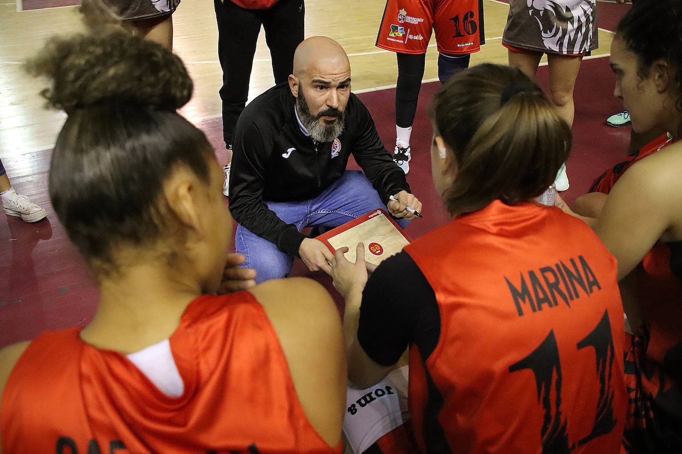 Partido correspondiente a la jornada 11 de la Liga Femenina 2.