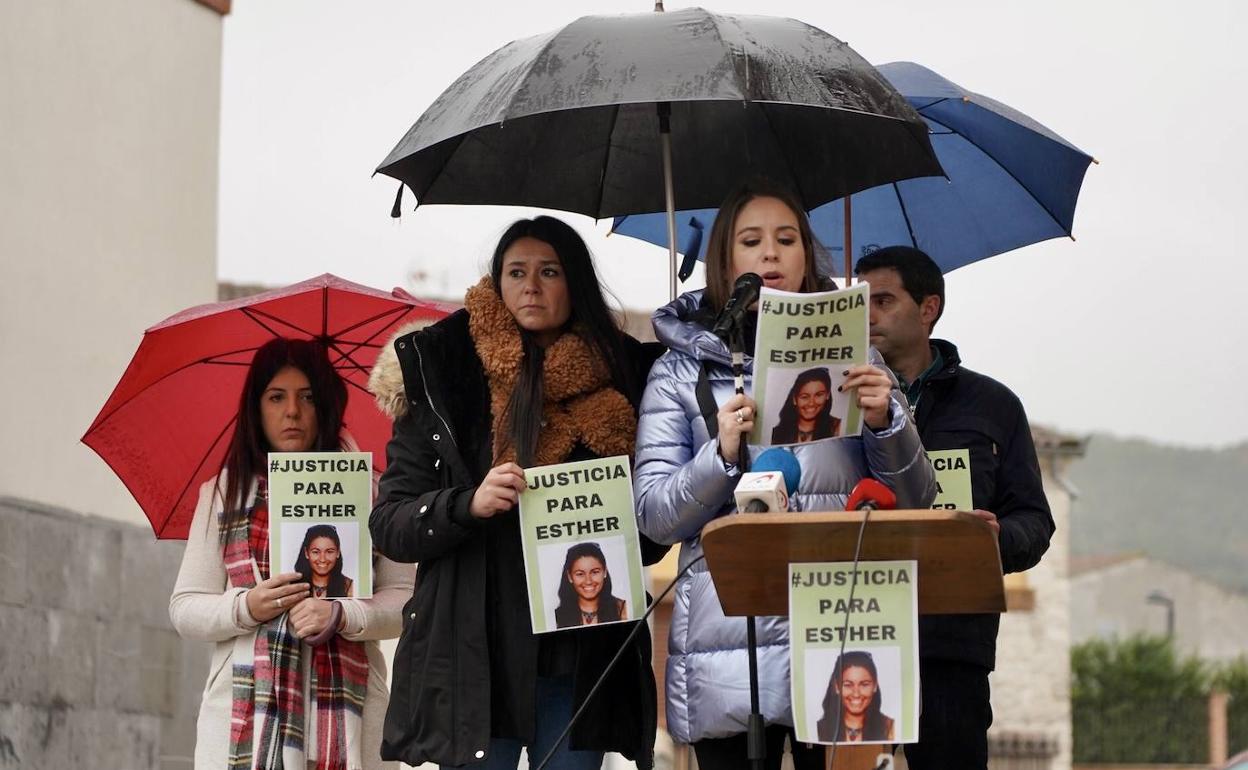 Concentración por la muerte de Esther López en Traspinedo.