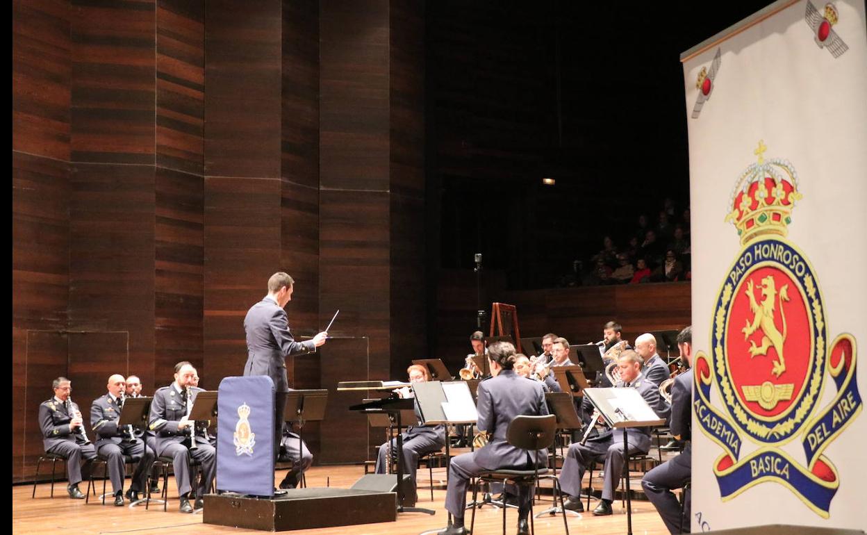 Han sido centenares de leoneses los que no se han querido perder este estupendo recital