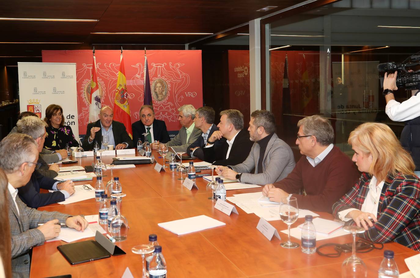 El consejero de la Presidencia preside la reunión de Coordinación Territorial con los delegados territoriales de la Junta. 