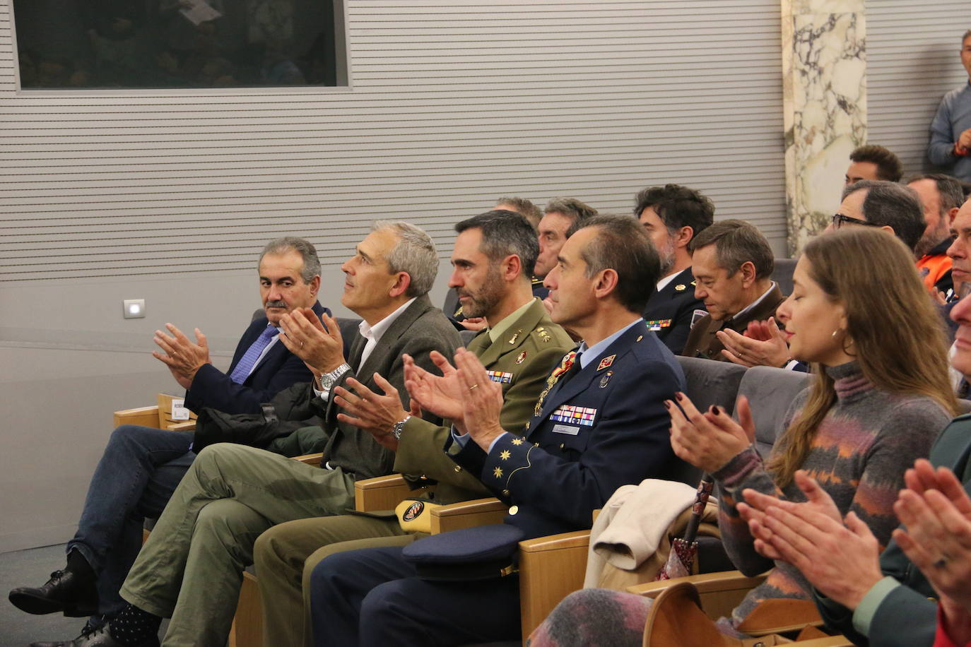 Homenaje del Ayuntamiento de León a los voluntarios de Protección Civil. 