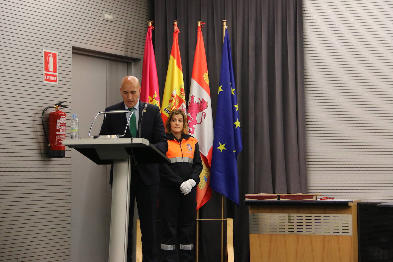 Homenaje del Ayuntamiento de León a los voluntarios de Protección Civil. 