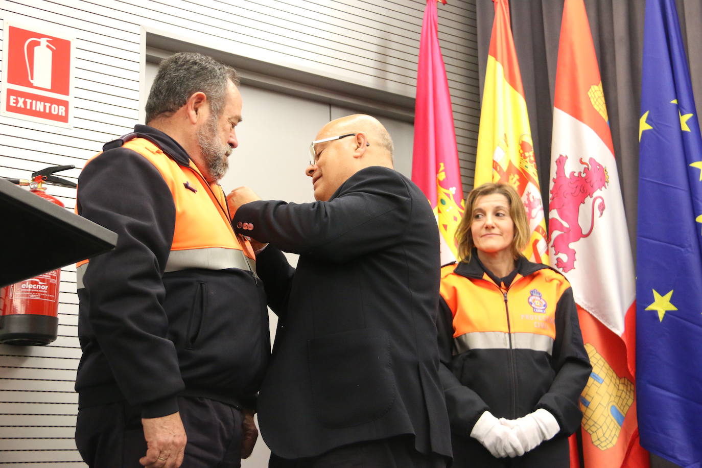 Homenaje del Ayuntamiento de León a los voluntarios de Protección Civil. 