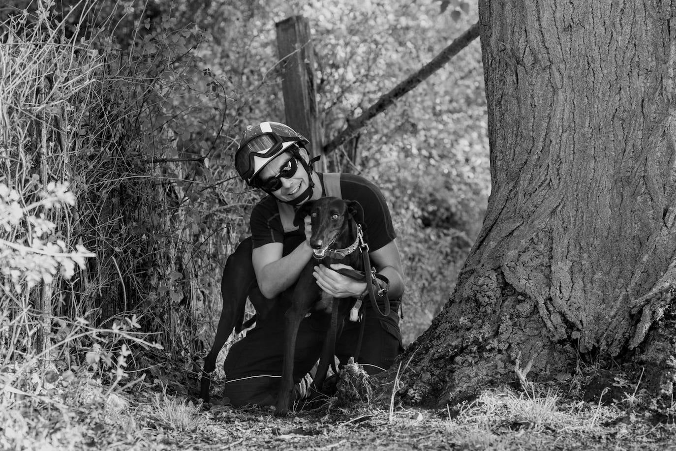 Los bomberos de la capital lanzan un calendario a beneficio de la Asociación Protectora de Animales y Plantas de León. Los profesionales del servicio de extinción de incendios pretenden concienciar sobre la necesidad de cuidar a los animales. 