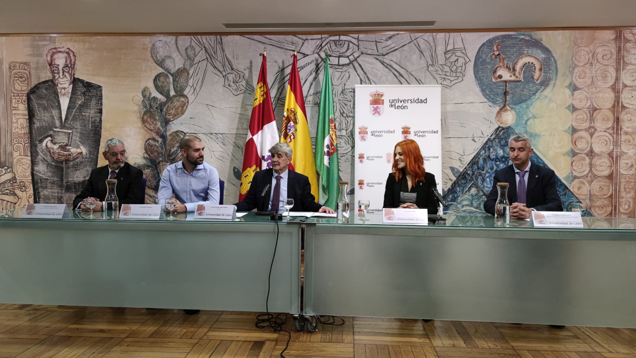 Los astronautas Pablo Álvarez Fernández y Sara García Alonso, recientemente seleccionados por la Agencia Espacial Europea para formar parte de su equipo, regresan a la Universidad de León. 