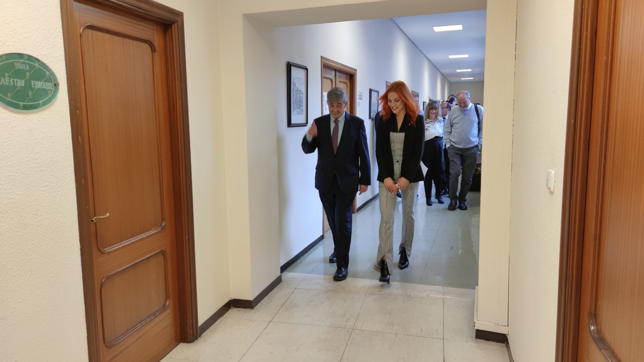 Los astronautas Pablo Álvarez Fernández y Sara García Alonso, recientemente seleccionados por la Agencia Espacial Europea para formar parte de su equipo, regresan a la Universidad de León. 