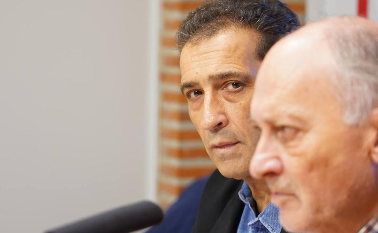 Los secretarios generales de CCOO y UGT en Castilla y León, Vicente Andrés y Faustino Temprano en rueda de prensa. 