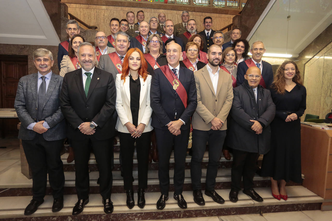 El alcalde de León, José Antonio Diez, recibe a los astronautas leoneses, Pablo Álvarez y Sara García, recientemente seleccionados por la Agencia Espacial Europea