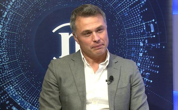 Juan Pablo Regadera, alcalde de Valencia de Don Juan, en el plató de leonoticias durante su entrevista.