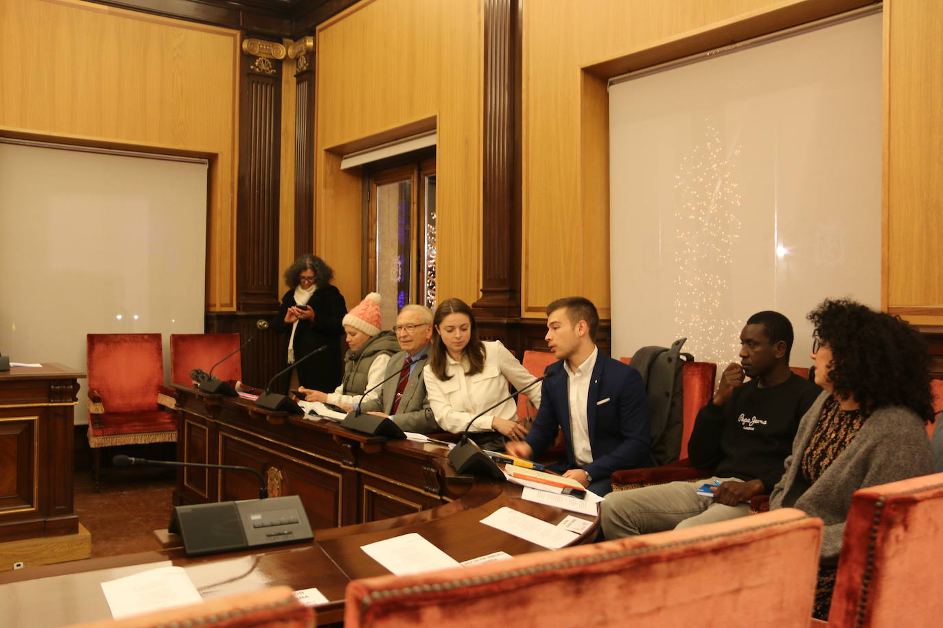 Acto celebrado en el Salón de Plenos del Ayuntamiento de León para conmemorar el Día Internacional del Migrante.