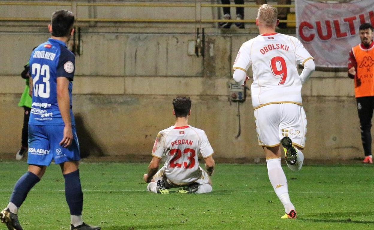 Percan celebra el segundo de sus goles ante el Sanse.