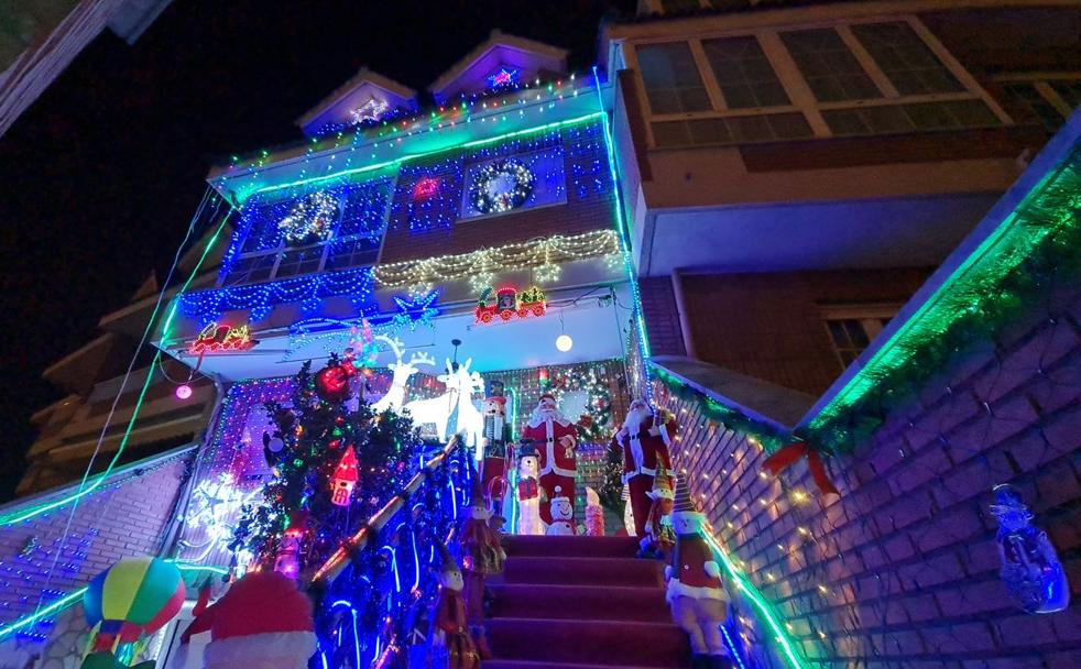 Imagen de la 'casa de la Navidad', un clásico al que no ha podido frenar ni el precio de la luz ni la inflación.