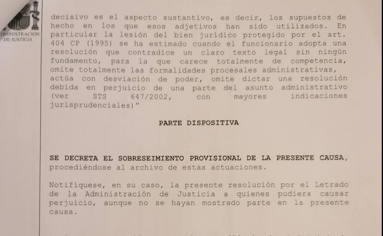 Imagen de la sentencia que decreta el sobreseimienteo provisonal de la causa. 