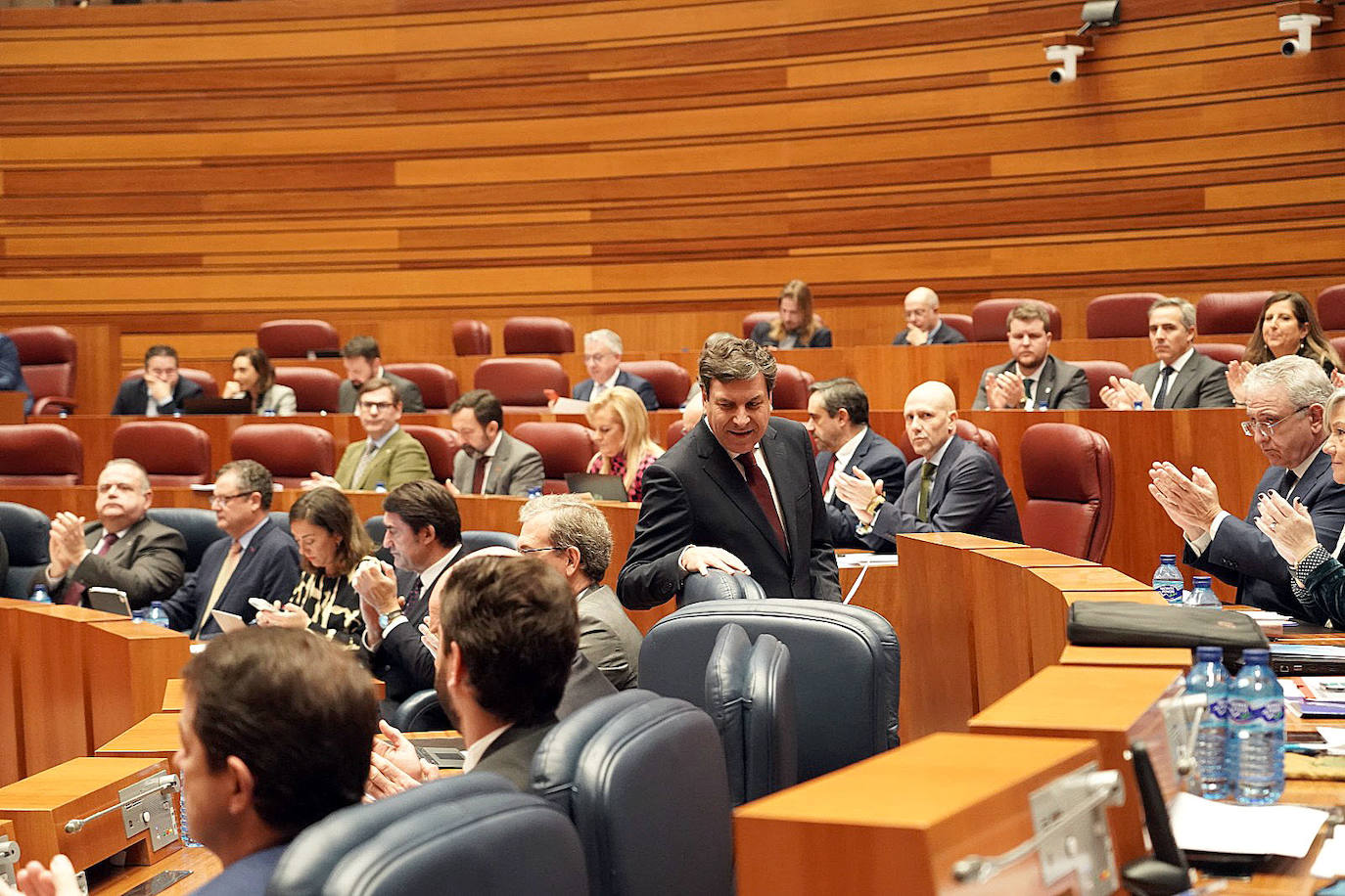 El consejero de Economía y Hacienda, Carlos Fernández Carriedo, durante el Pleno monográfico de los Presupuestos Generales de la Comunidad para 2023