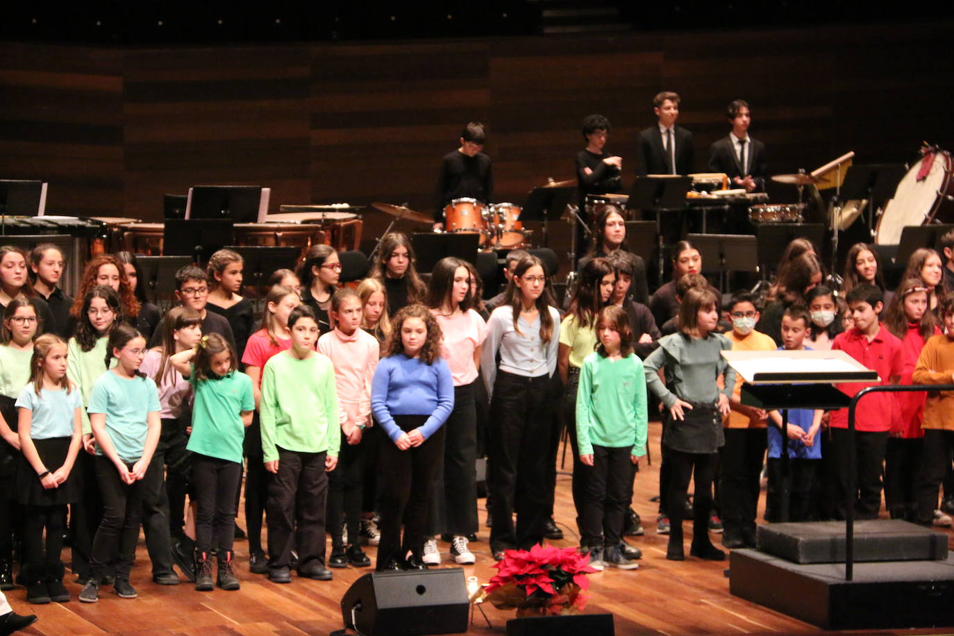 El Auditorio de León ha acogido este jueves, 22 de diciembre, el tradicional concierto de Navidad que ofrece las diferentes agrupaciones musicales del Conservatorio Profesional de Música de León.