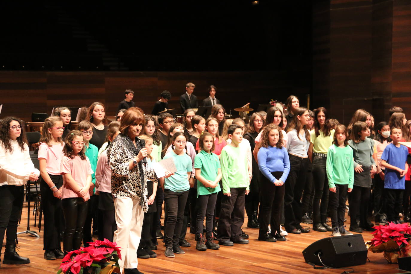 El Auditorio de León ha acogido este jueves, 22 de diciembre, el tradicional concierto de Navidad que ofrece las diferentes agrupaciones musicales del Conservatorio Profesional de Música de León.